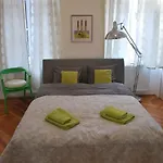 Riverside Green, 5th District Apartman *