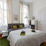 Riverside Green, 5th District Apartman