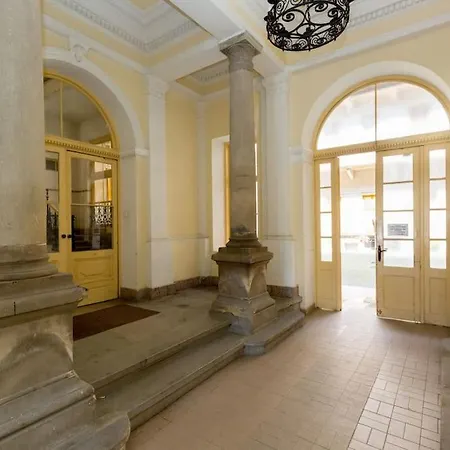 Riverside Green, 5th District