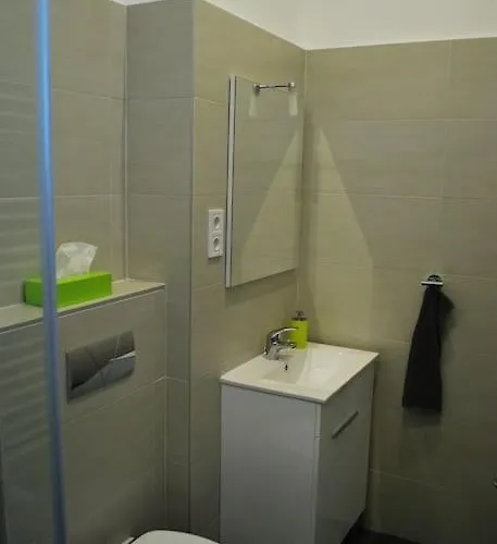 Riverside Green, 5th District 布达佩斯