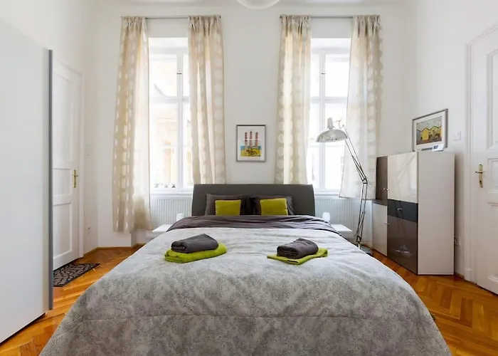 Riverside Green, 5th District Budapest