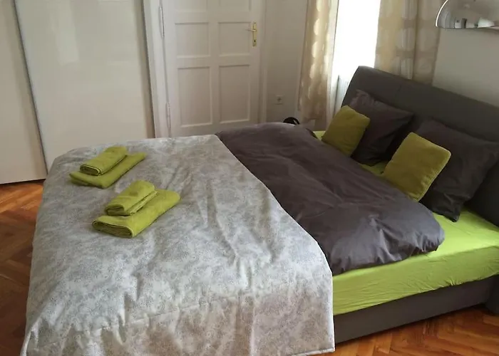 Riverside Green, 5th District *