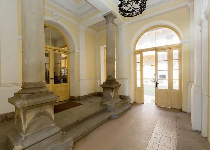 Riverside Green, 5th District