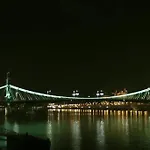 Riverside Green, 5th District Будапешт