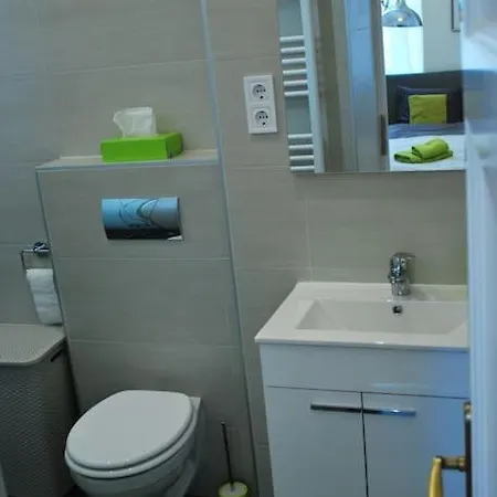 Riverside Green, 5th District